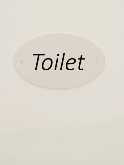 ovalt toiletskilt, hvid aluminium